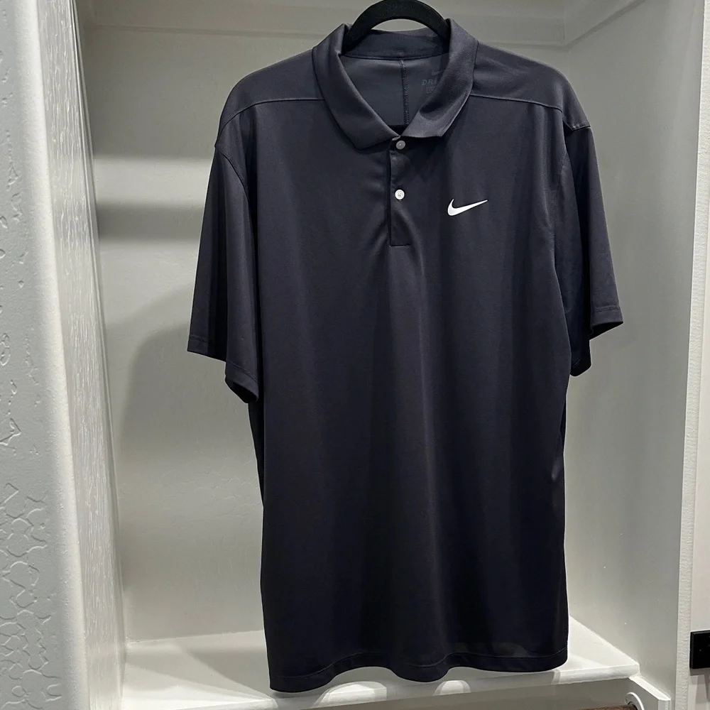 Nike Men's Dark Gray Golf Shirt - Picture 1 of 4